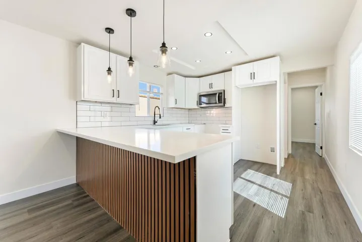 17069 N indian canyon 46-10