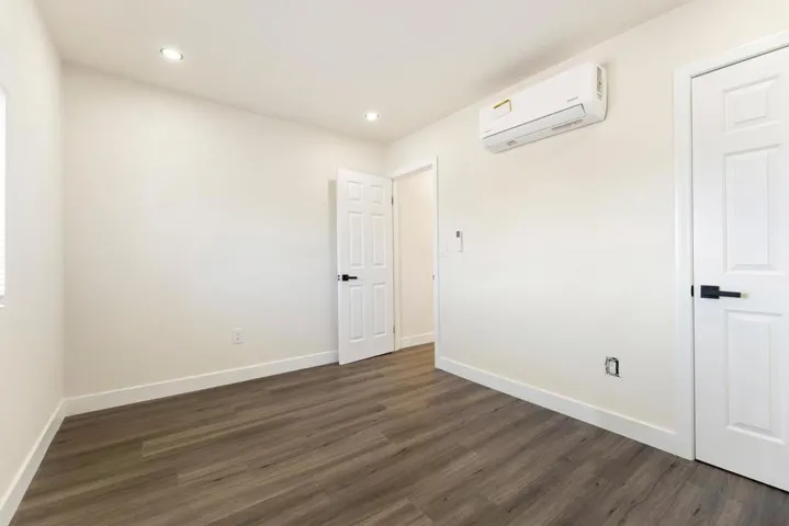 17069 N indian canyon 46-23