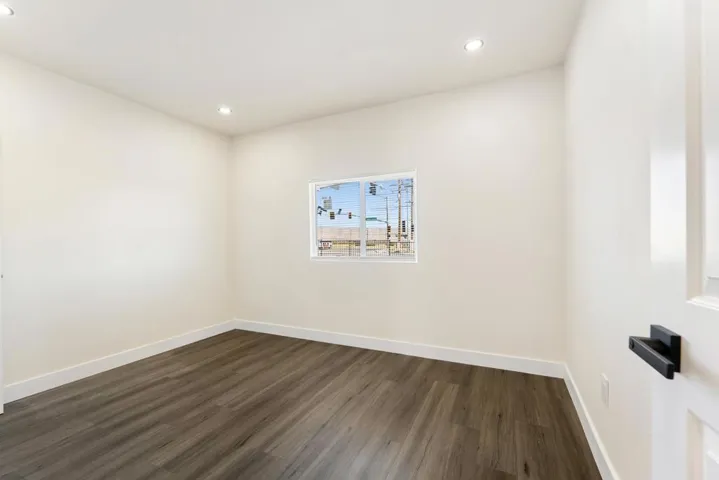 17069 N indian canyon 46-21