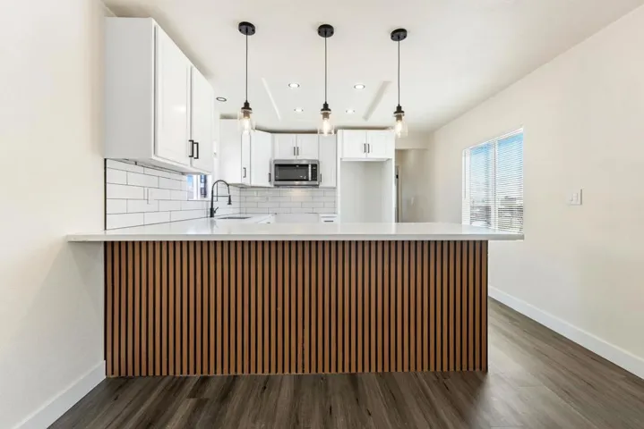 17069 N indian canyon 46-9