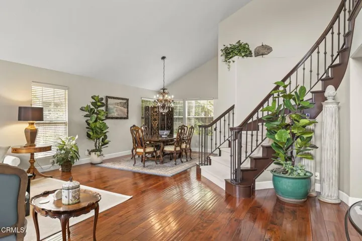 12-web-or-mls-UpmarketMedia-2113Dor-6
