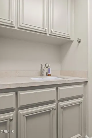 61-web-or-mls-UpmarketMedia-2113Dor-78