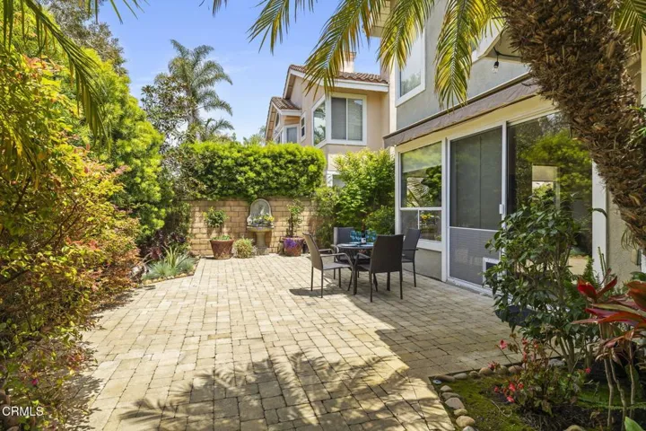 62-web-or-mls-UpmarketMedia-2113Dor-200