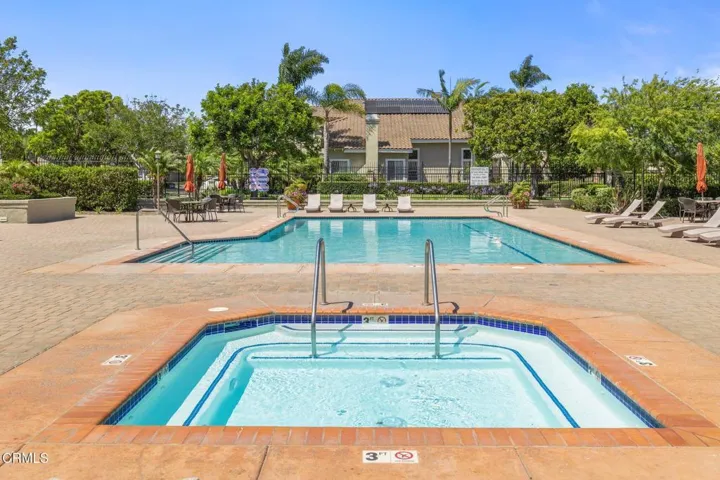 77-web-or-mls-UpmarketMedia-Doral3
