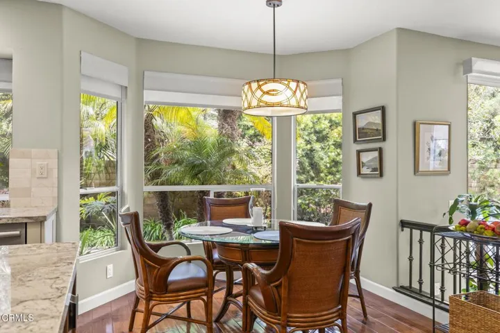 34-web-or-mls-UpmarketMedia-2113Dor-111