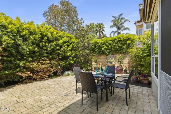 66-web-or-mls-UpmarketMedia-2113Dor-197