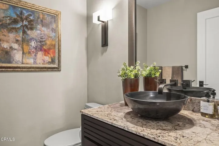 55-web-or-mls-UpmarketMedia-2113Dor-60