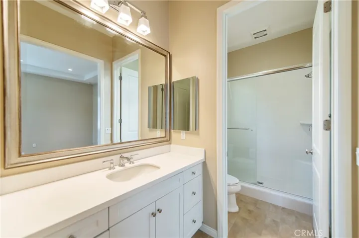 Junior suite bathroom