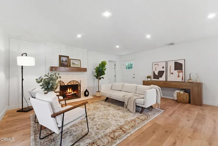 Entrance to living area