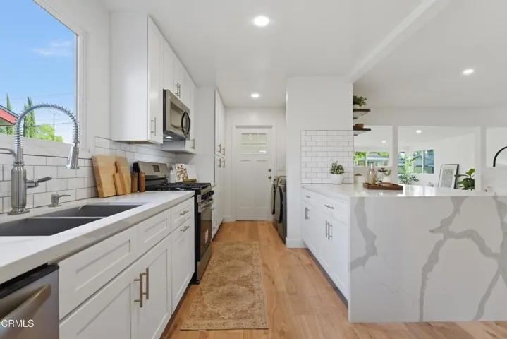 Kitchen pic 6