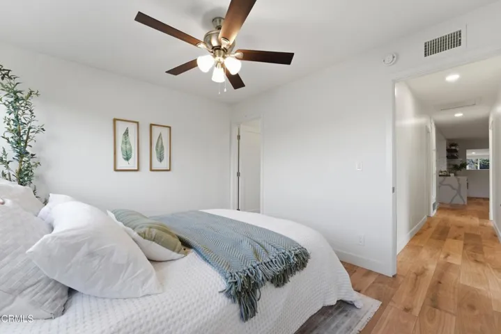 Master bedroom pic 2