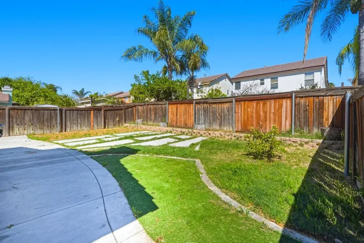 344 Mildred, Perris, California 92571