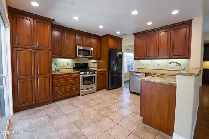 7247universitydrive-56