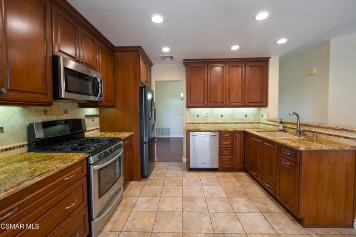 7247universitydrive-58