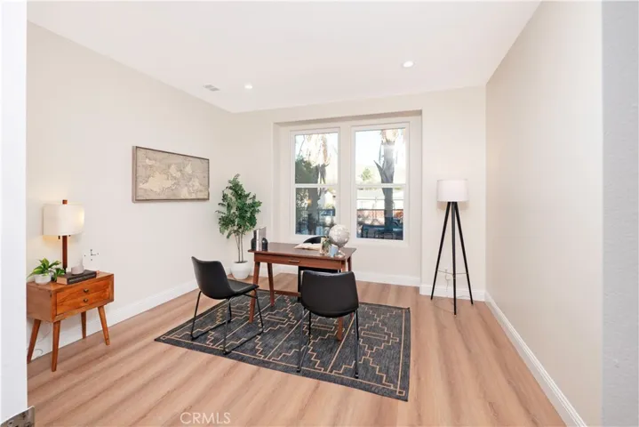 Office/ Bedroom 1