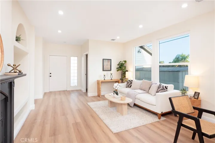 Spacious living room