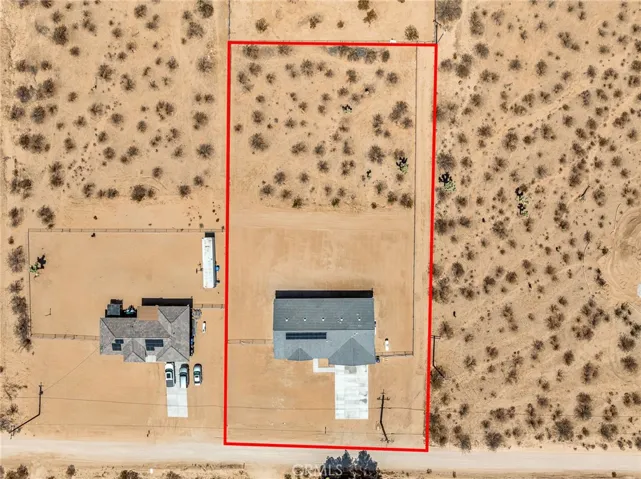 Plenty of room to grow and great area for horses or outdoor hobbies