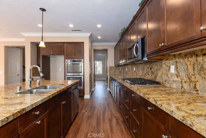 Countertop range and Double ovens