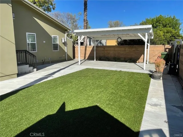 LOW MAINTENANCE BACK YARD