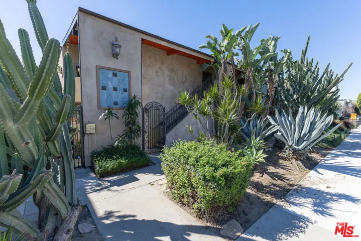 12014 Kling Street 18, Valley Village, California 91607