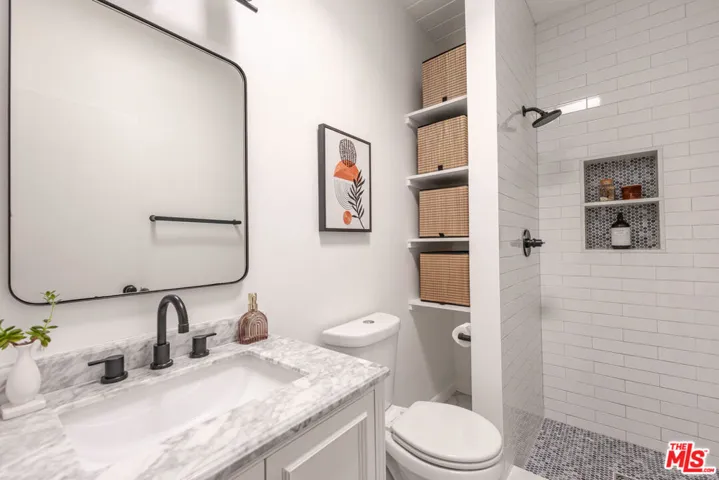 12014 Kling Street 18, Valley Village, California 91607