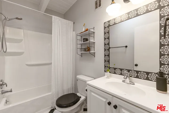 12014 Kling Street 18, Valley Village, California 91607