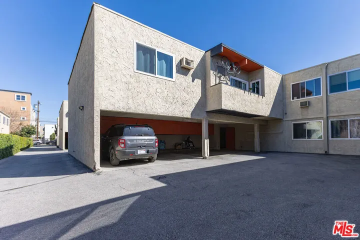 12014 Kling Street 18, Valley Village, California 91607