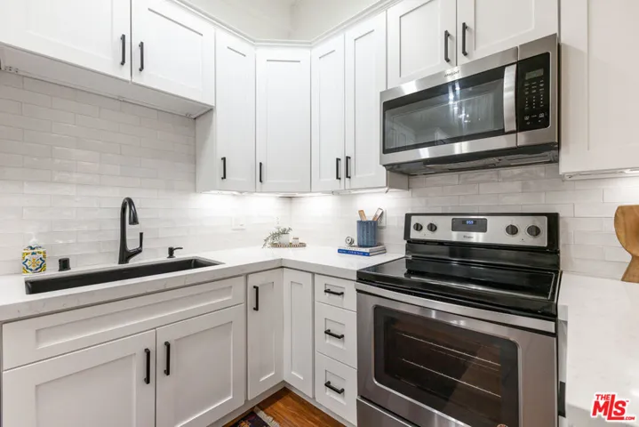 12014 Kling Street 18, Valley Village, California 91607