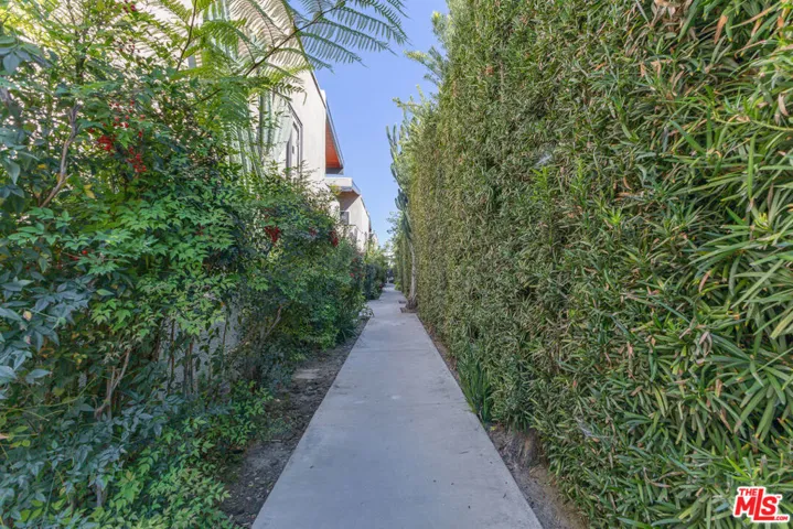 12014 Kling Street 18, Valley Village, California 91607