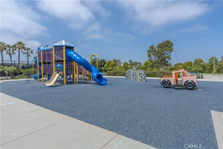 18571 Amalia, Huntington Beach, California 92648