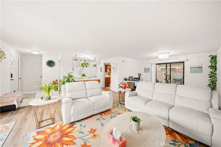4021 182nd #h, Torrance, California 90504