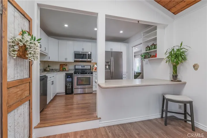 Breakfast Nook with Bar Seating