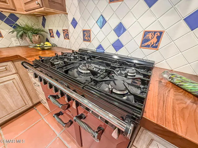 cFamily and Kitchen12