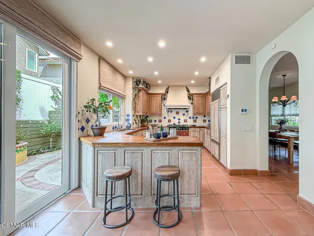 cFamily and Kitchen5