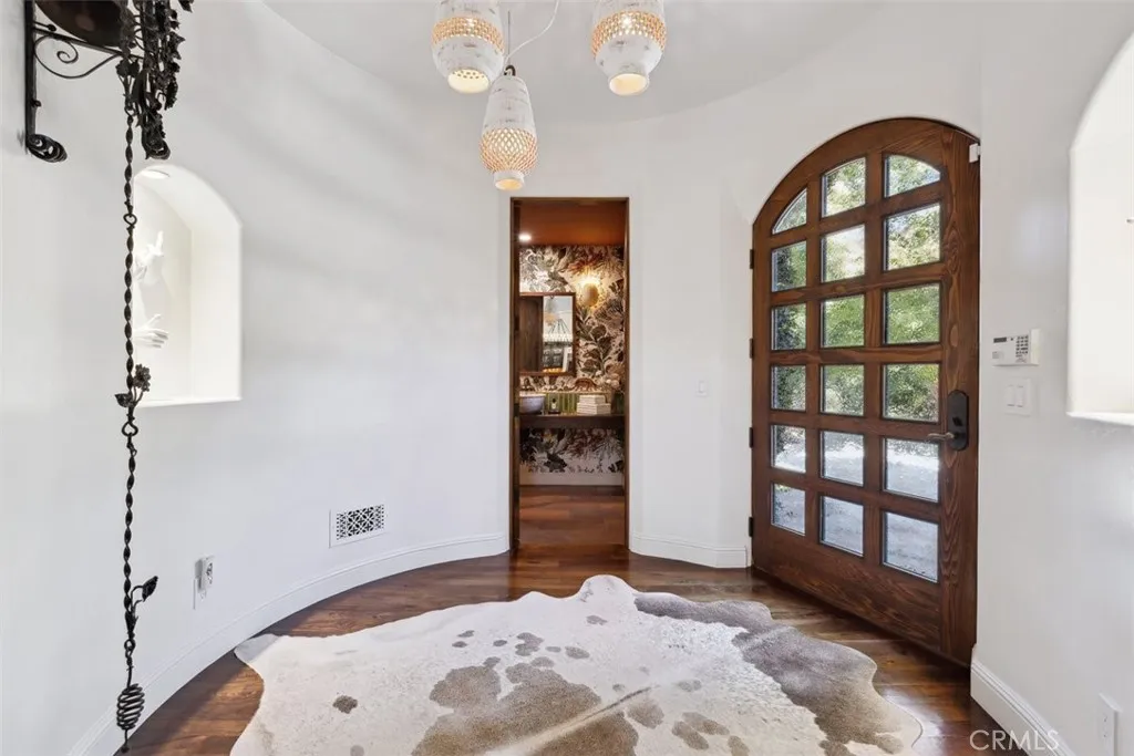 gallery-image 4