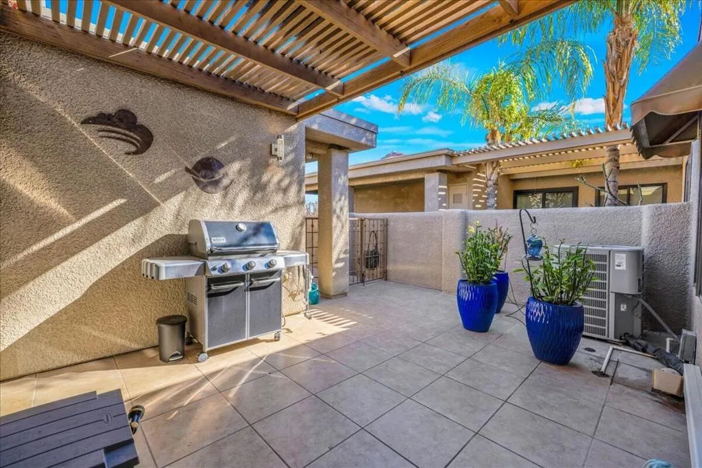 72303 Sommerset Drive