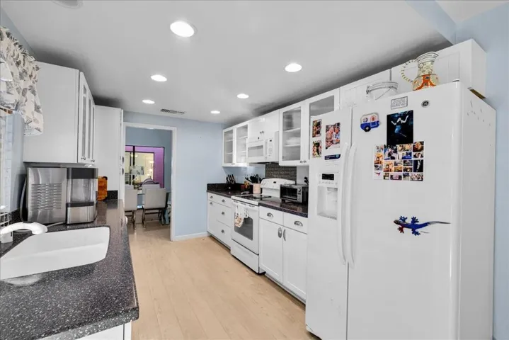 72303 Sommerset Drive