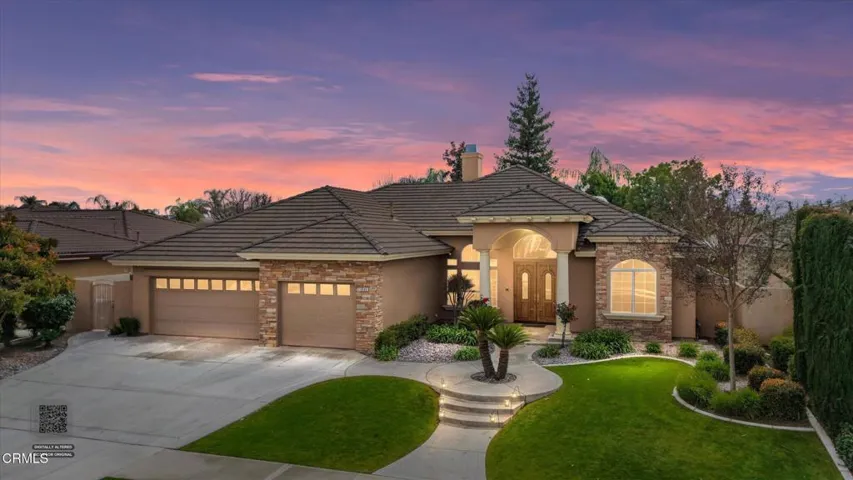 01-Illuminate Photography - 9905 Lightne