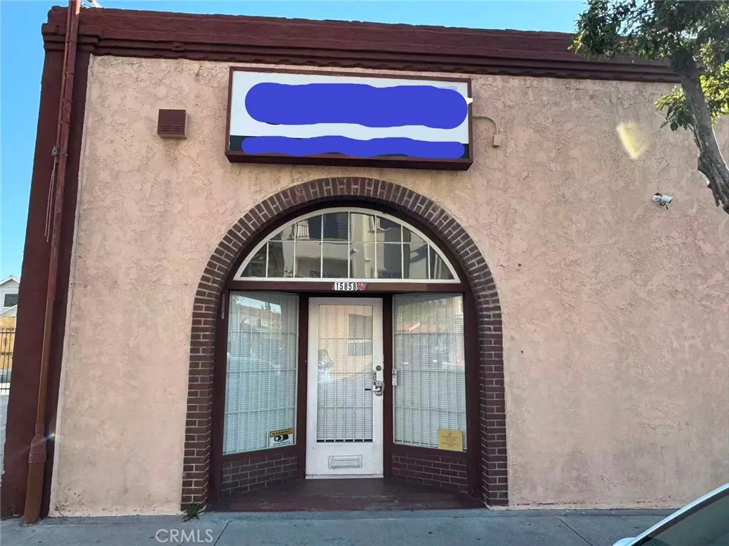 15858 Main St