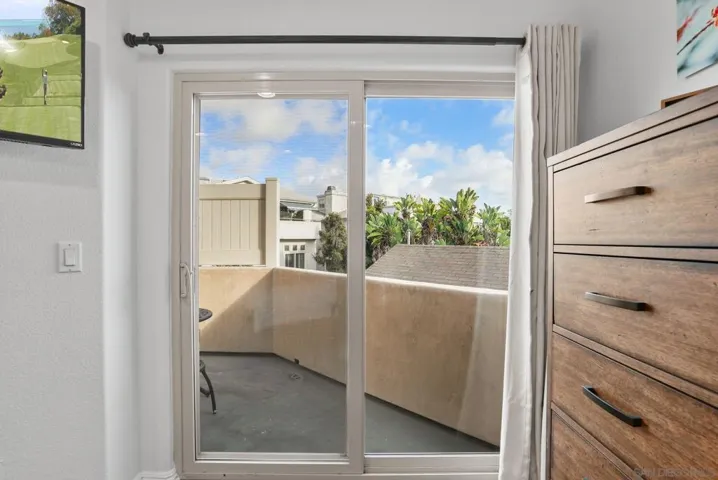 1313 Primary bed balcony