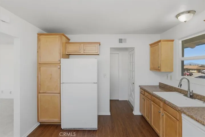 7471 Dunkirk, Highland, California 92346