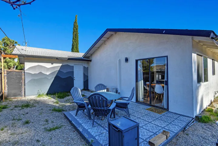 PATIO TABLE REVERSE.jpg mls