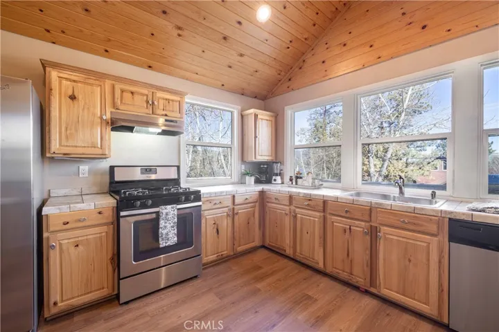 40177 Lakeview, Big Bear Lake, California 92315