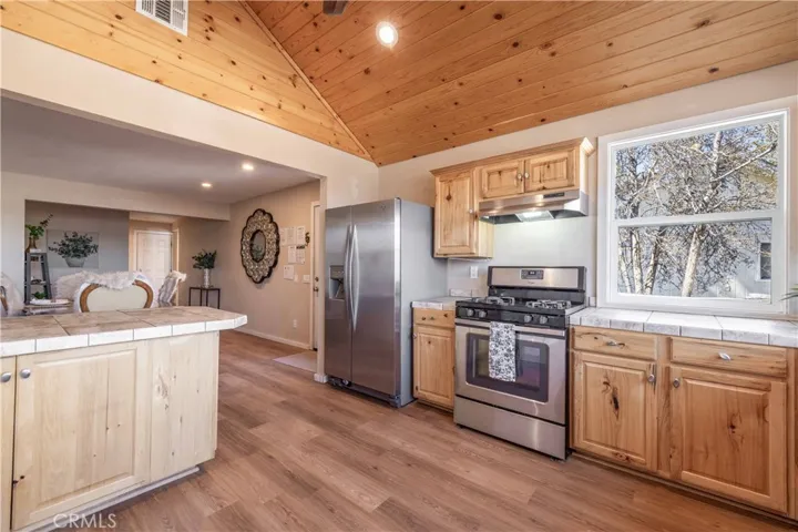 40177 Lakeview, Big Bear Lake, California 92315