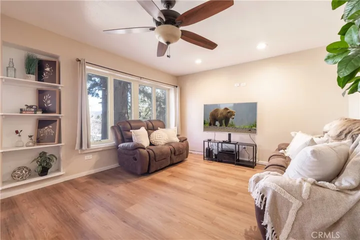 40177 Lakeview, Big Bear Lake, California 92315