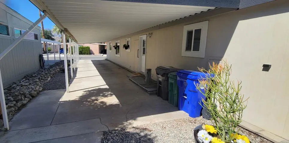 CARPORT