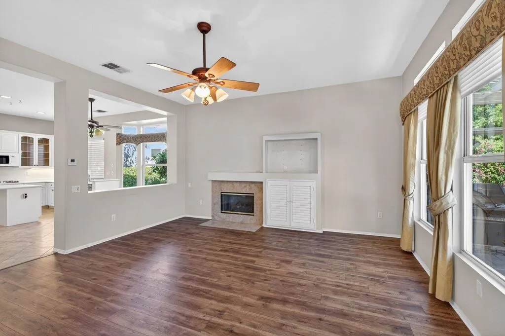 260312_43784_royal_saint_george_drive_in