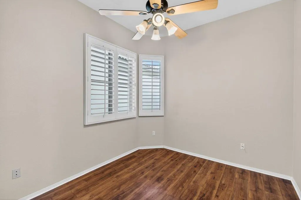 260312_43784_royal_saint_george_drive_in