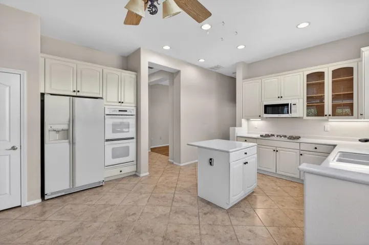 260312_43784_royal_saint_george_drive_in