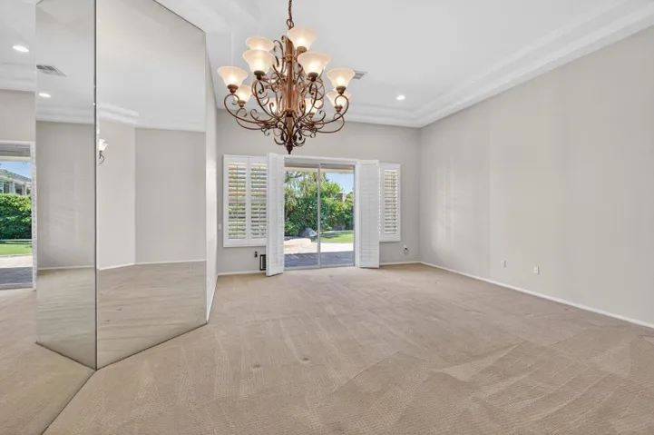 260312_43784_royal_saint_george_drive_in